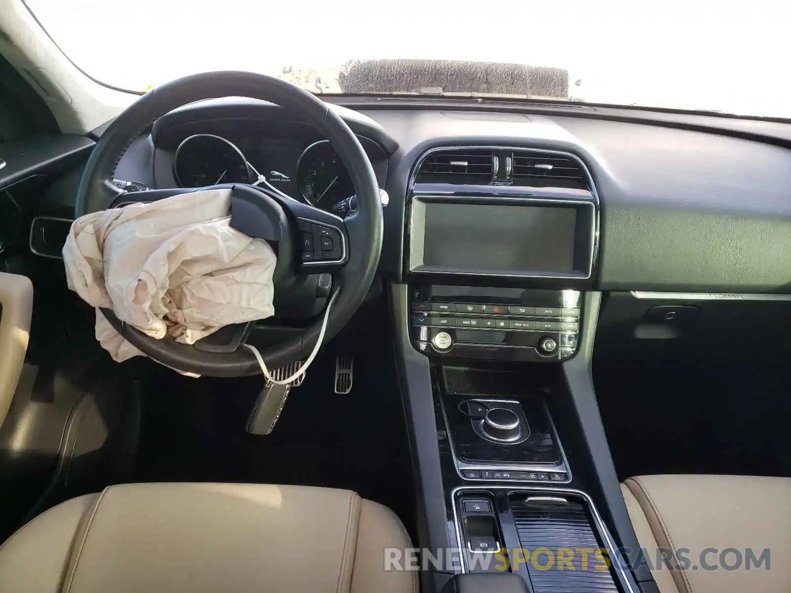 9 Photograph of a damaged car SADCS2FX3KA391573 JAGUAR F-PACE 2019