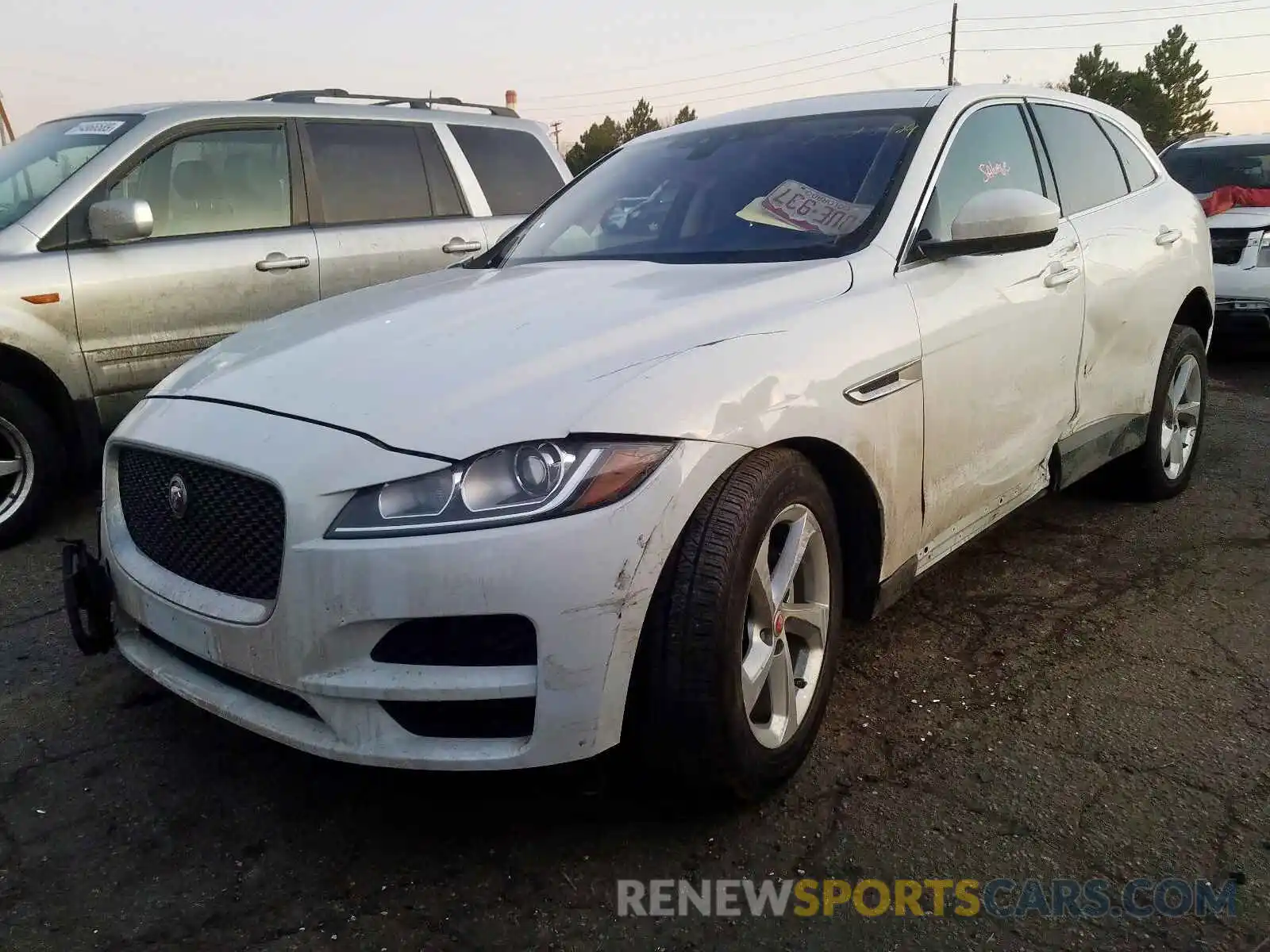 2 Фотография поврежденного автомобиля SADCS2FX3KA603632 JAGUAR F-PACE 2019