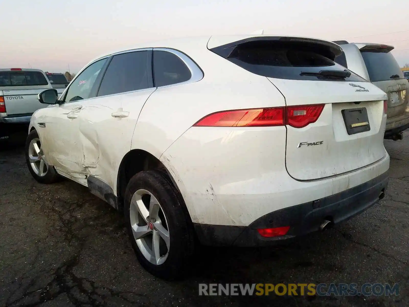 3 Photograph of a damaged car SADCS2FX3KA603632 JAGUAR F-PACE 2019