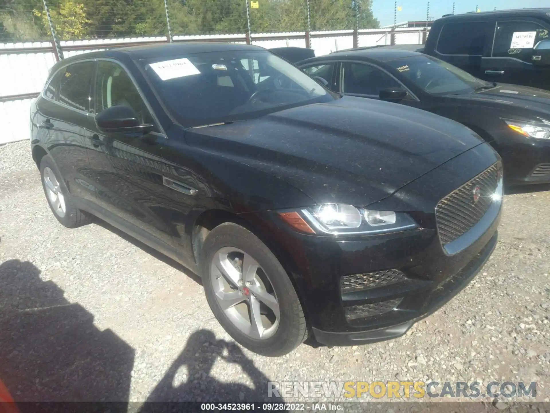 1 Photograph of a damaged car SADCS2FX4KA601677 JAGUAR F-PACE 2019