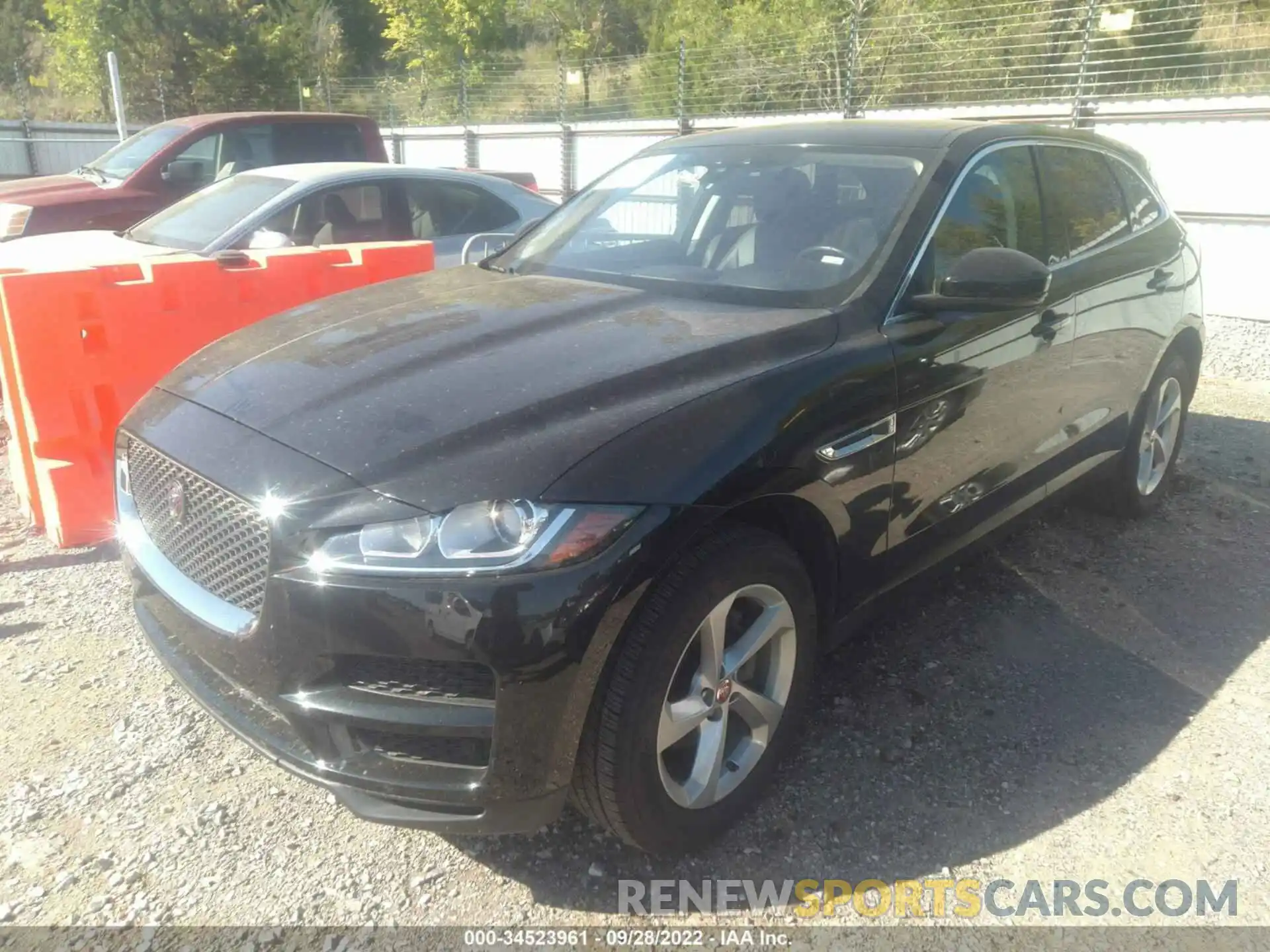 2 Photograph of a damaged car SADCS2FX4KA601677 JAGUAR F-PACE 2019