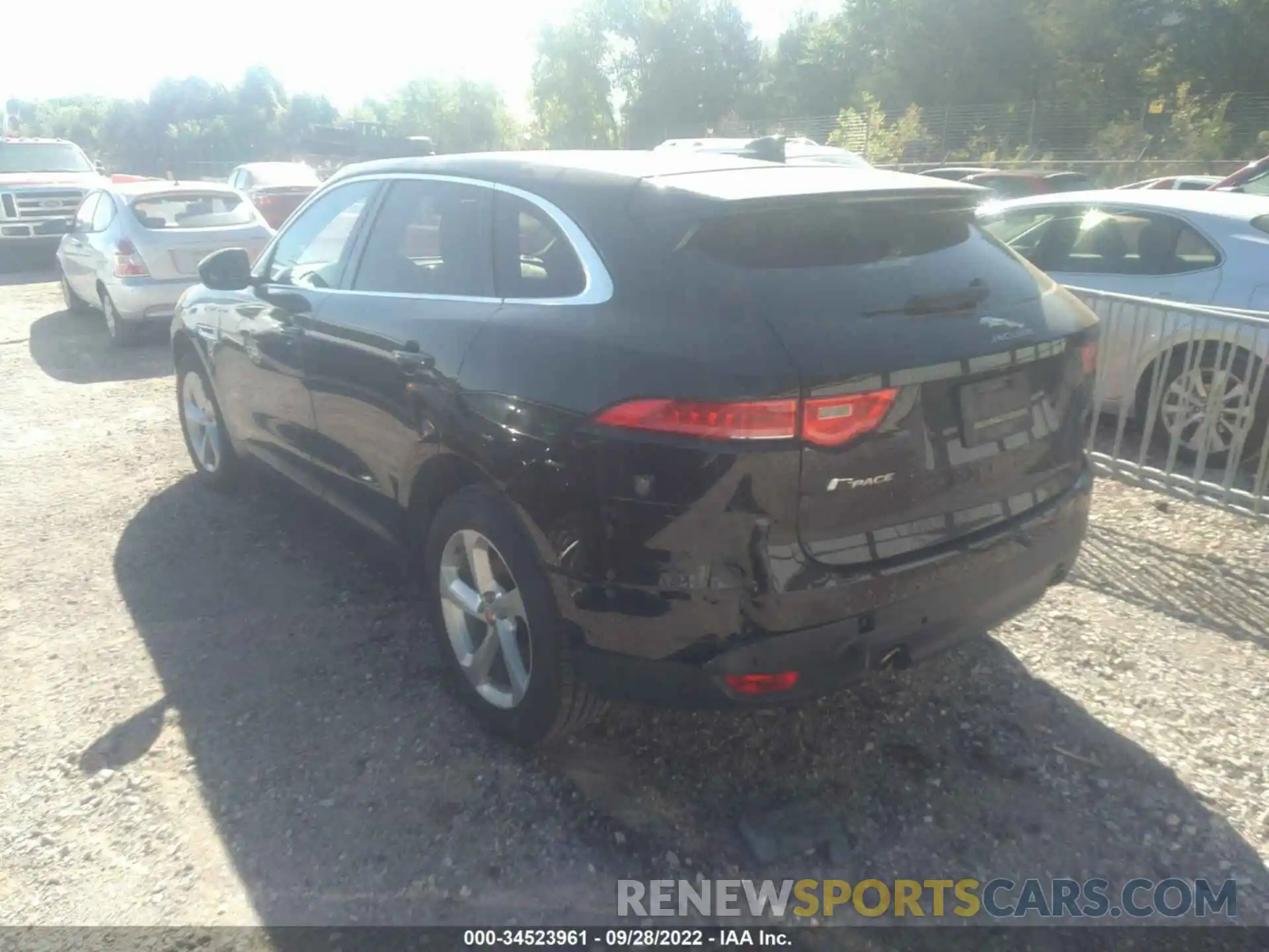 3 Photograph of a damaged car SADCS2FX4KA601677 JAGUAR F-PACE 2019