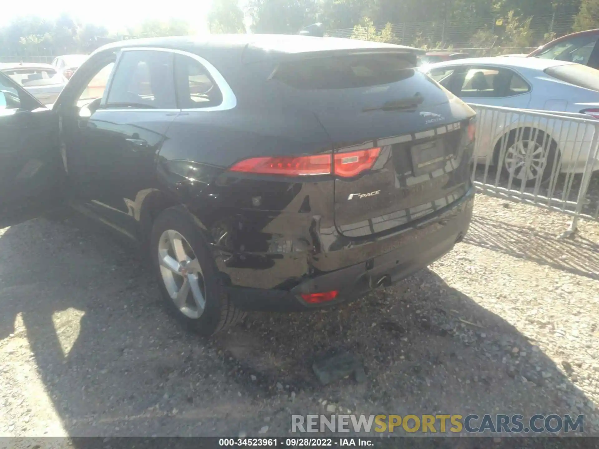 6 Photograph of a damaged car SADCS2FX4KA601677 JAGUAR F-PACE 2019