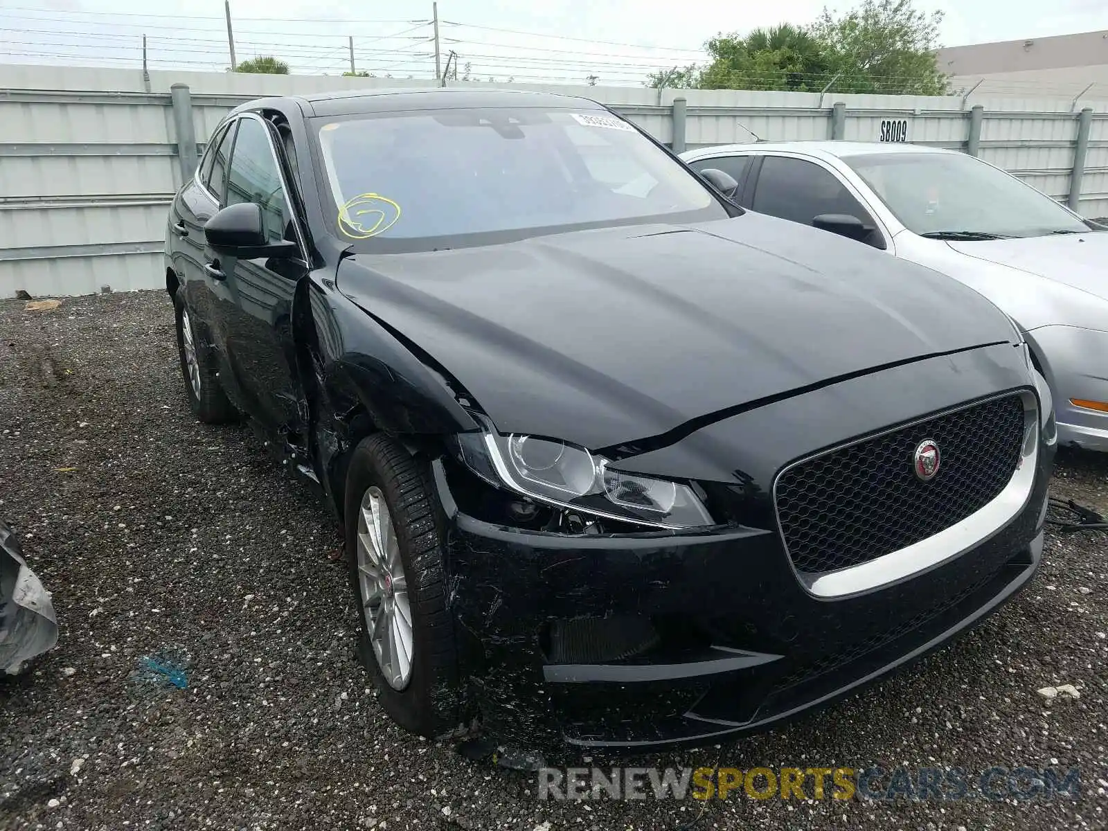 1 Photograph of a damaged car SADCS2FX4KA616471 JAGUAR F-PACE 2019