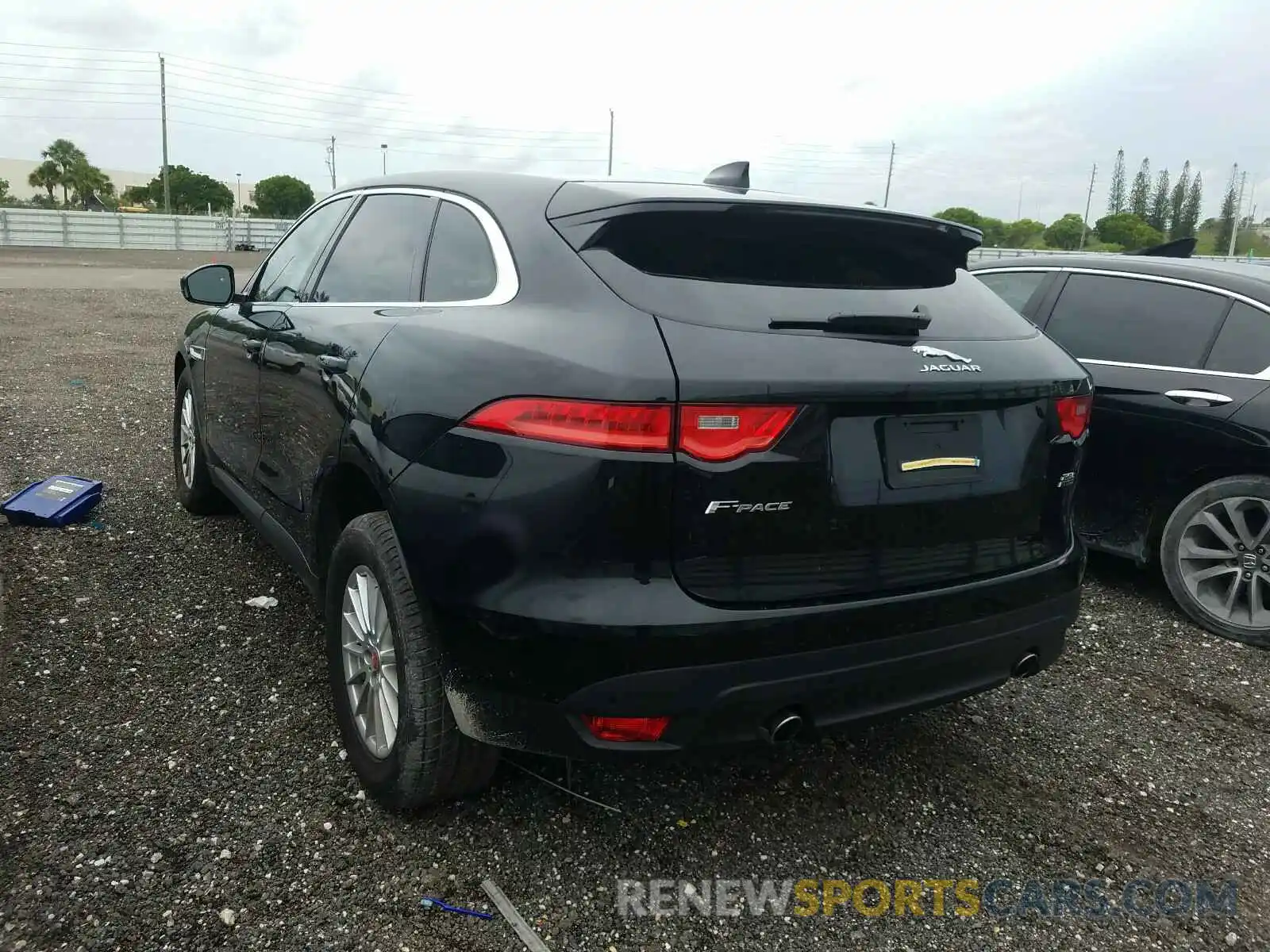 3 Photograph of a damaged car SADCS2FX4KA616471 JAGUAR F-PACE 2019