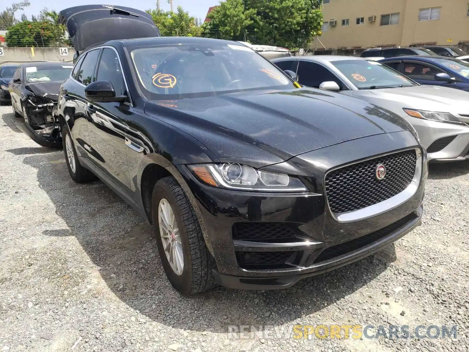 1 Photograph of a damaged car SADCS2FX5KA616589 JAGUAR F-PACE 2019