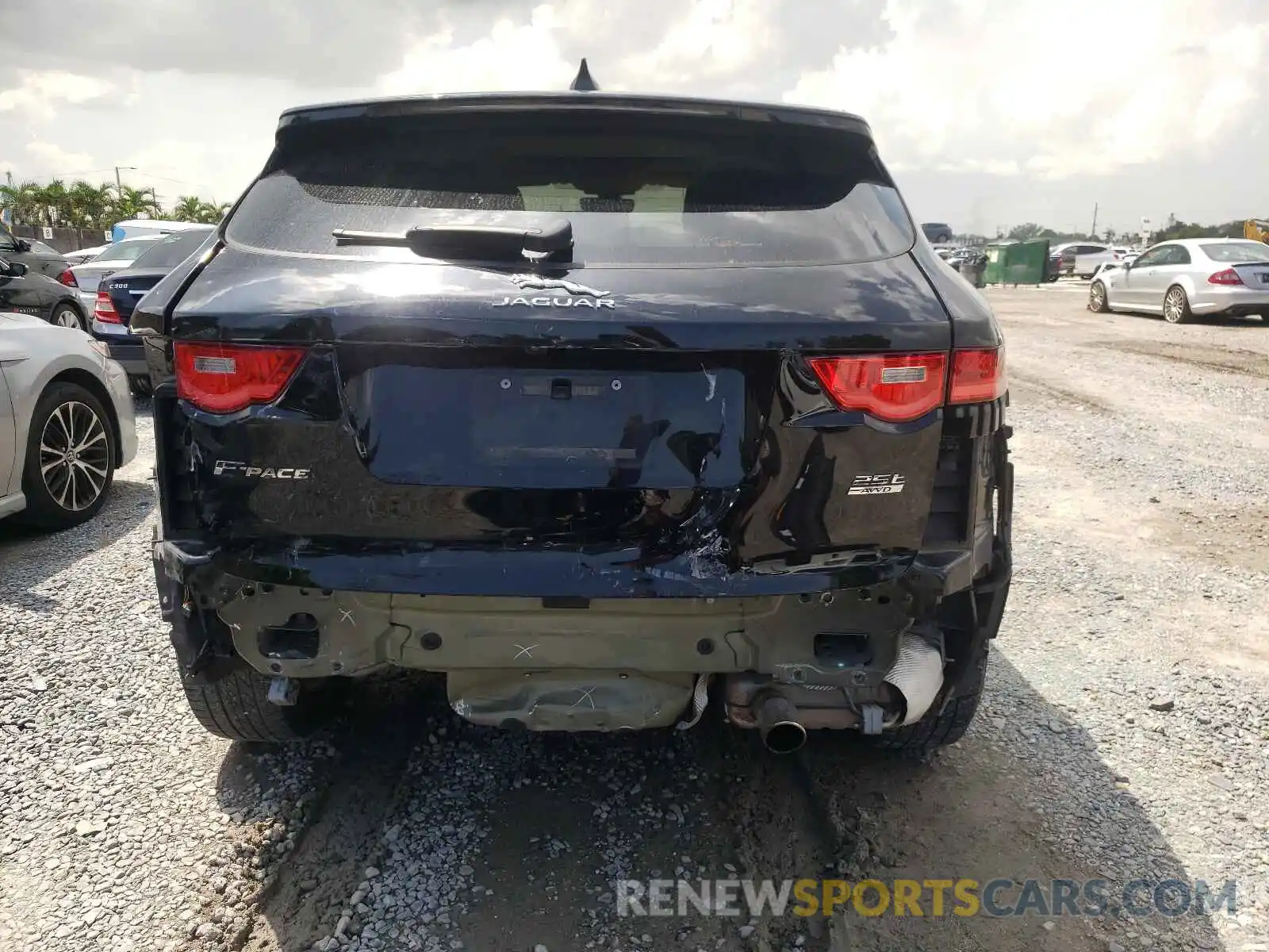 9 Photograph of a damaged car SADCS2FX5KA616589 JAGUAR F-PACE 2019