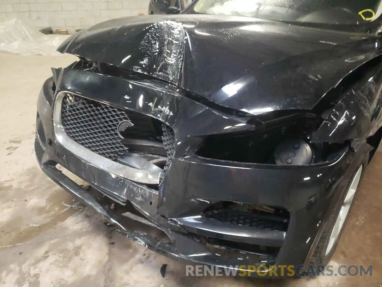 9 Photograph of a damaged car SADCS2FX6KA601874 JAGUAR F-PACE 2019