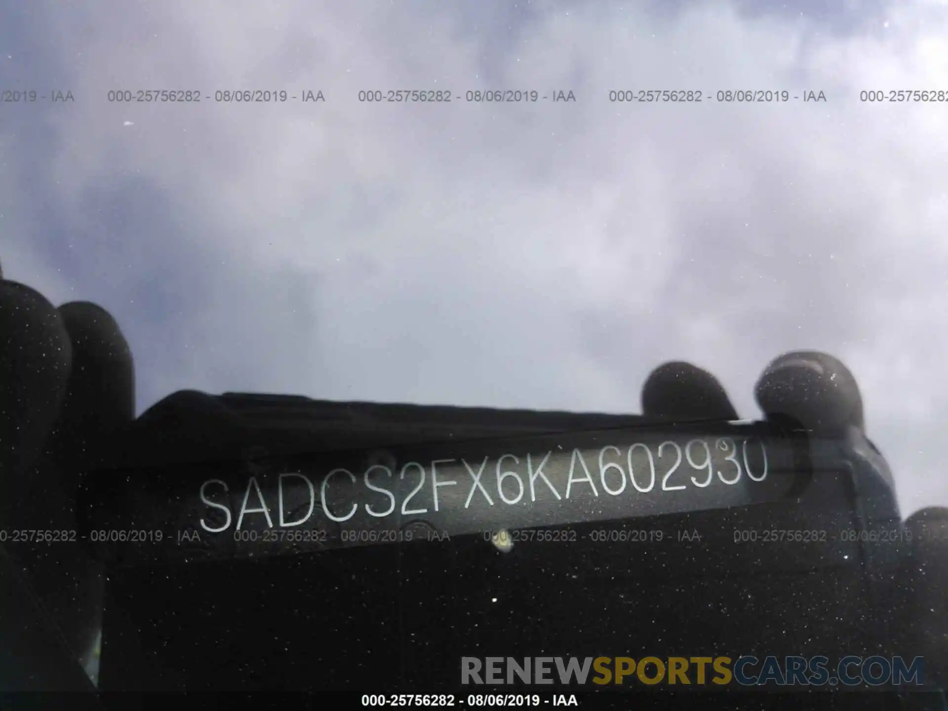 9 Photograph of a damaged car SADCS2FX6KA602930 JAGUAR F-PACE 2019