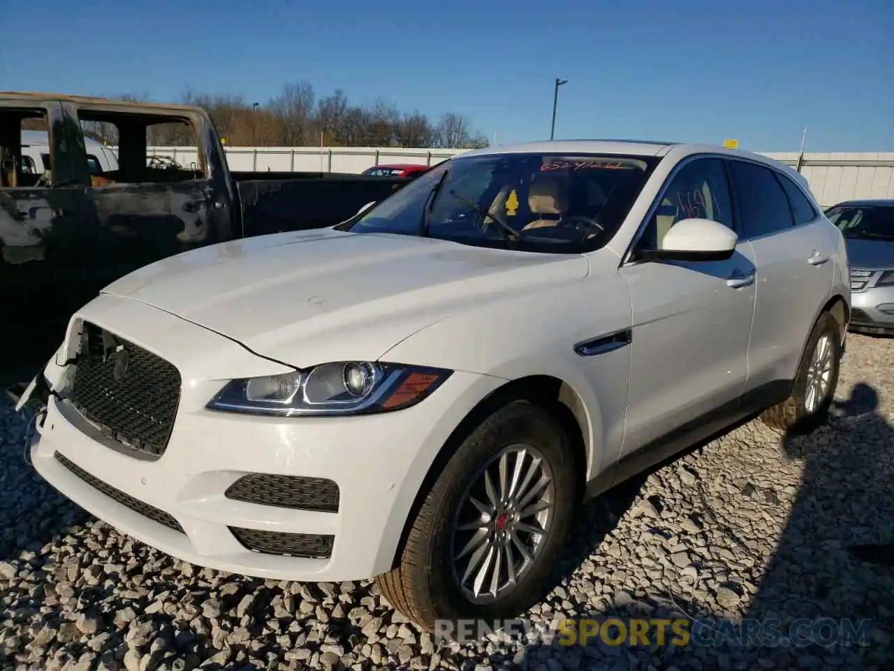 2 Фотография поврежденного автомобиля SADCS2FX7KA391821 JAGUAR F-PACE 2019