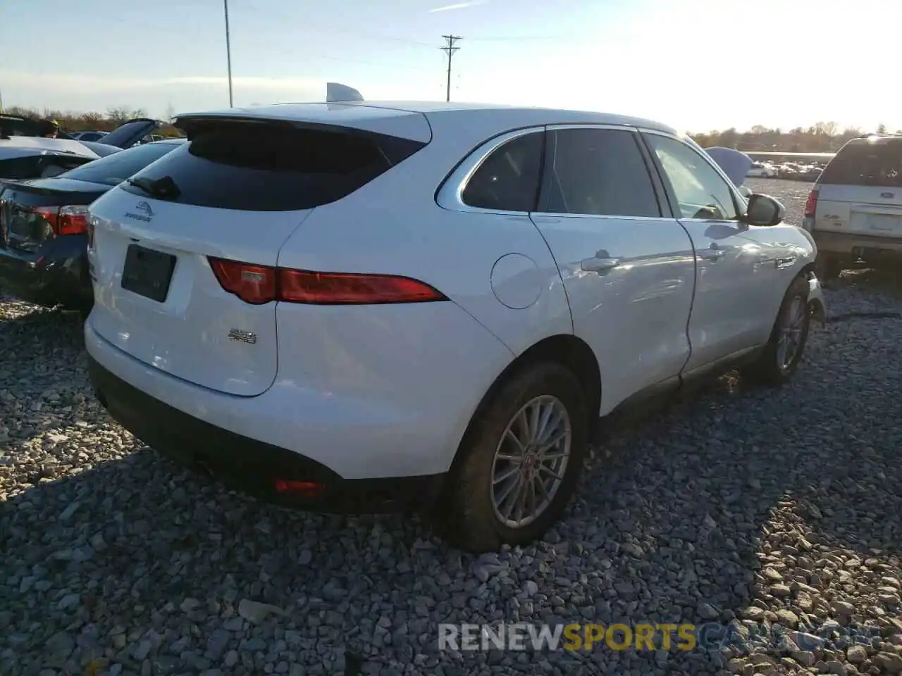 4 Photograph of a damaged car SADCS2FX7KA391821 JAGUAR F-PACE 2019