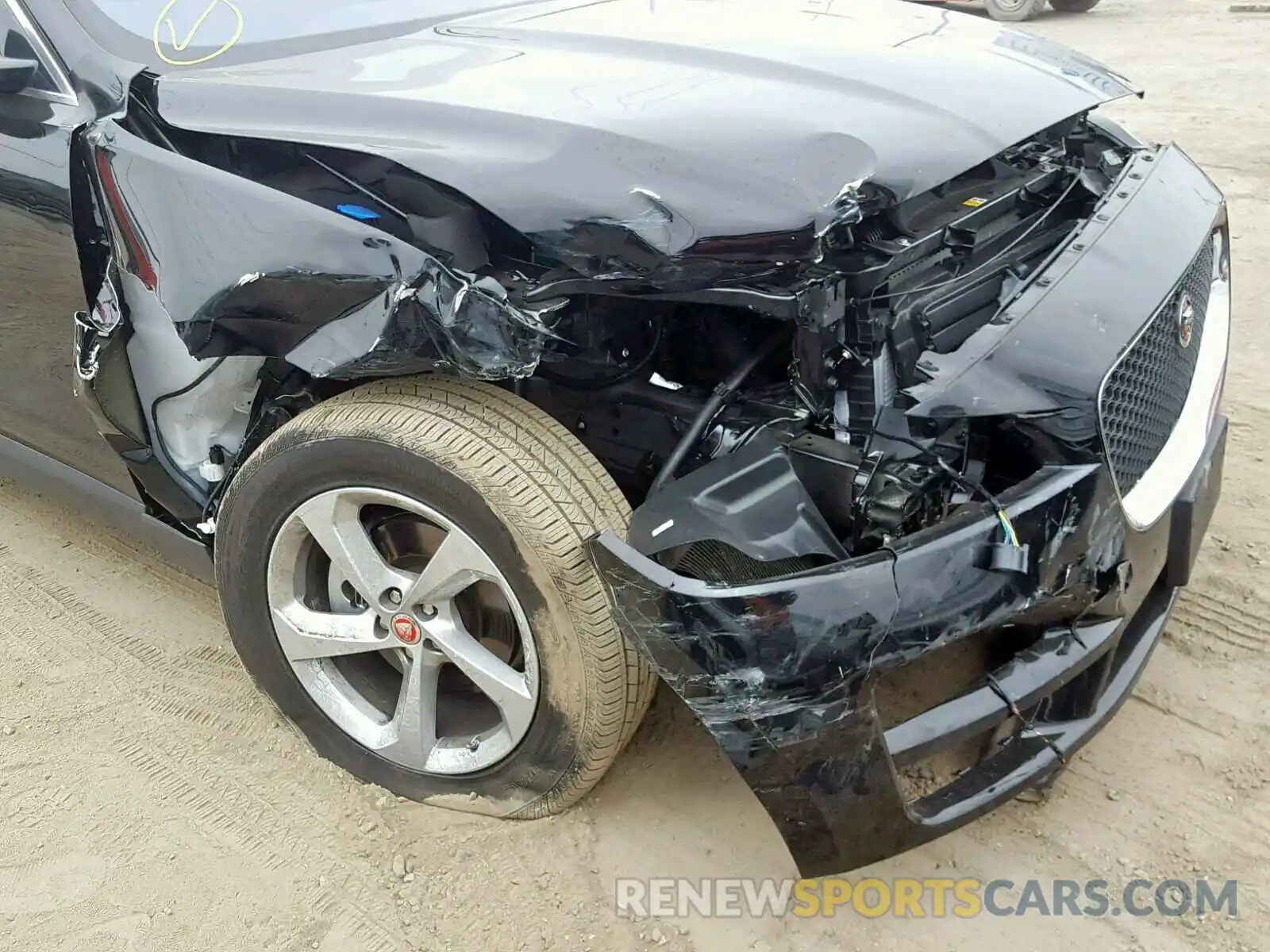 9 Photograph of a damaged car SADCS2FX7KA605805 JAGUAR F-PACE 2019