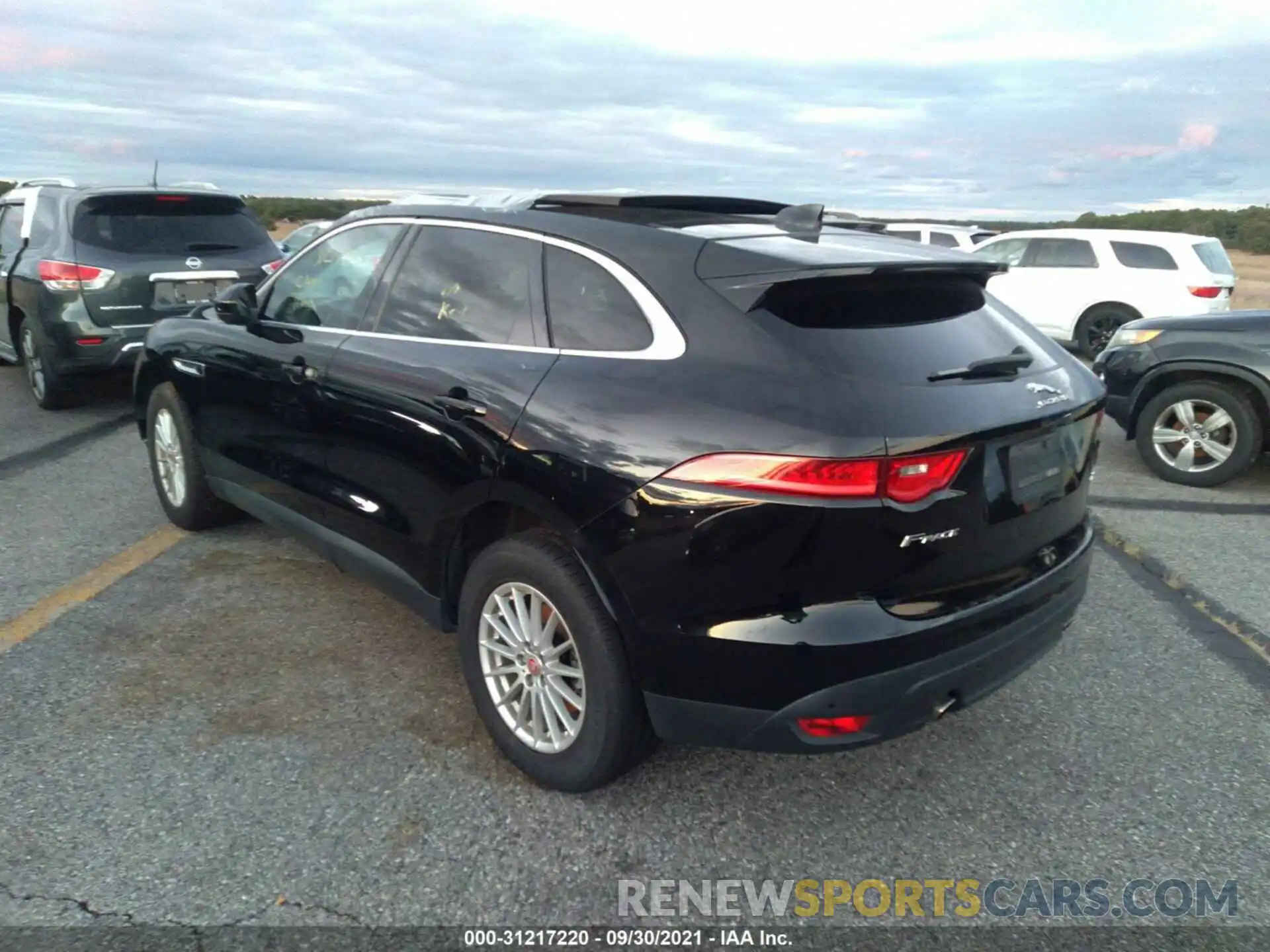 3 Фотография поврежденного автомобиля SADCS2FX8KA392654 JAGUAR F-PACE 2019