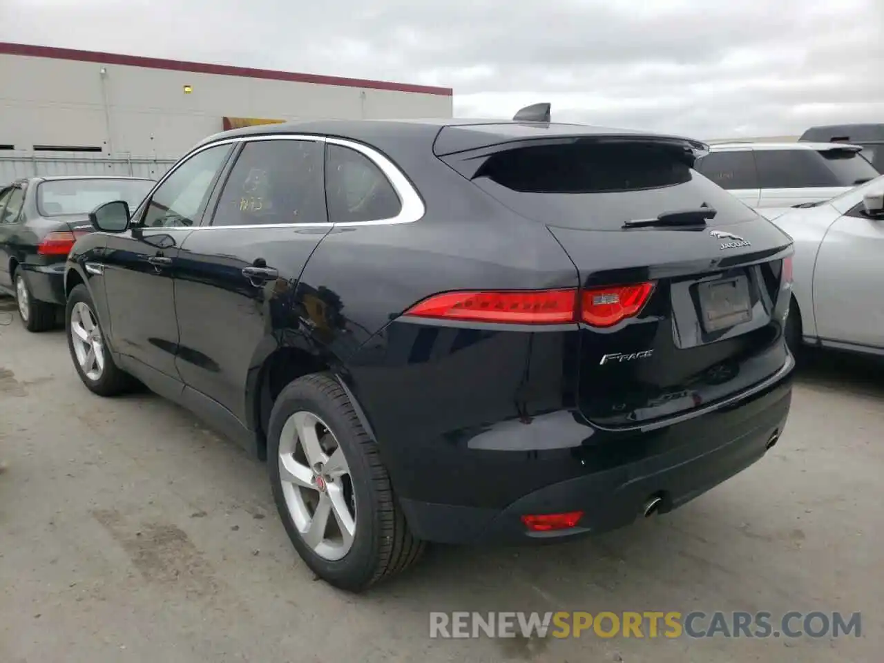 3 Фотография поврежденного автомобиля SADCS2FX8KA605778 JAGUAR F-PACE 2019