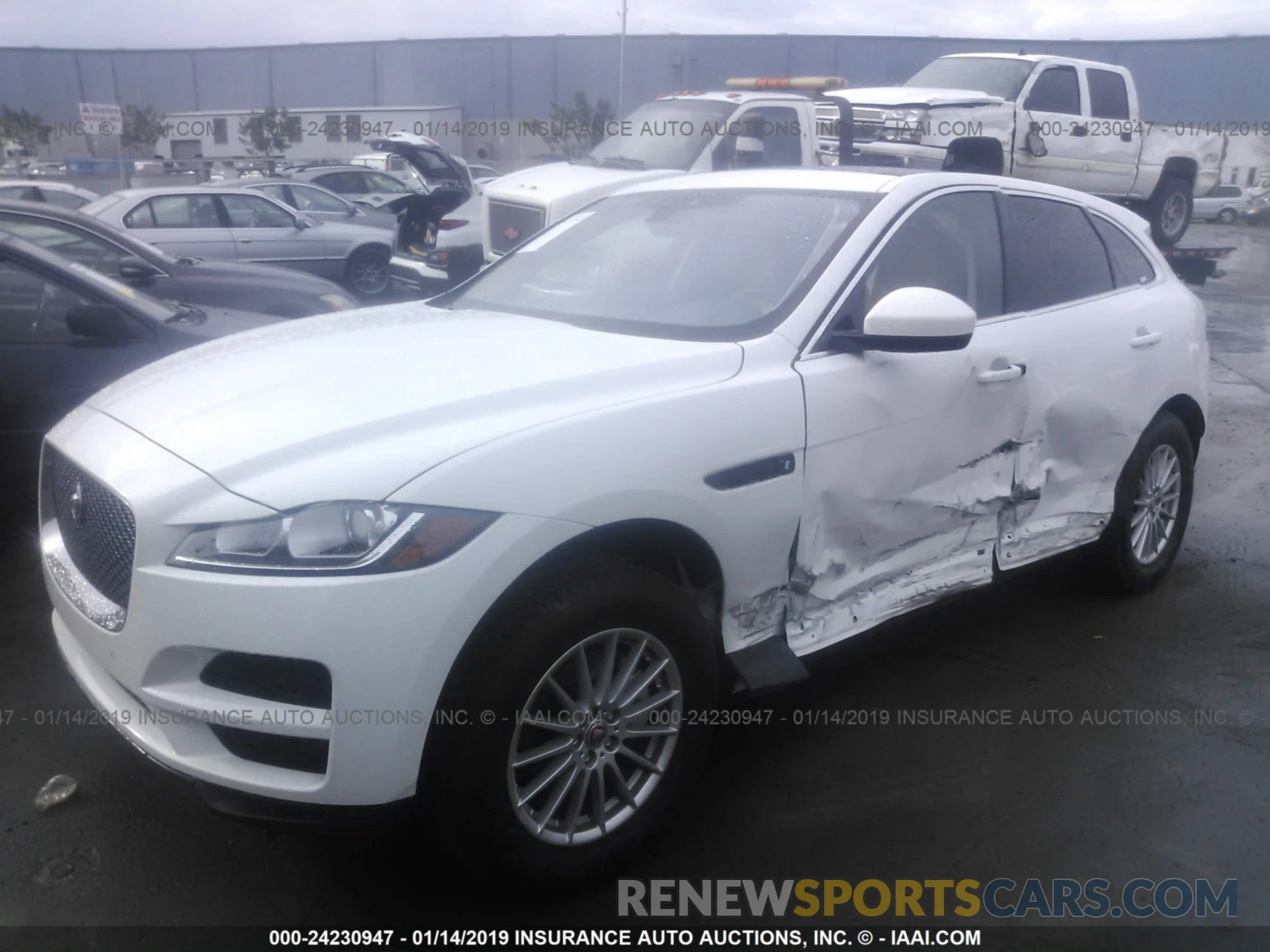 2 Фотография поврежденного автомобиля SADCS2FXXKA392008 JAGUAR F-PACE 2019