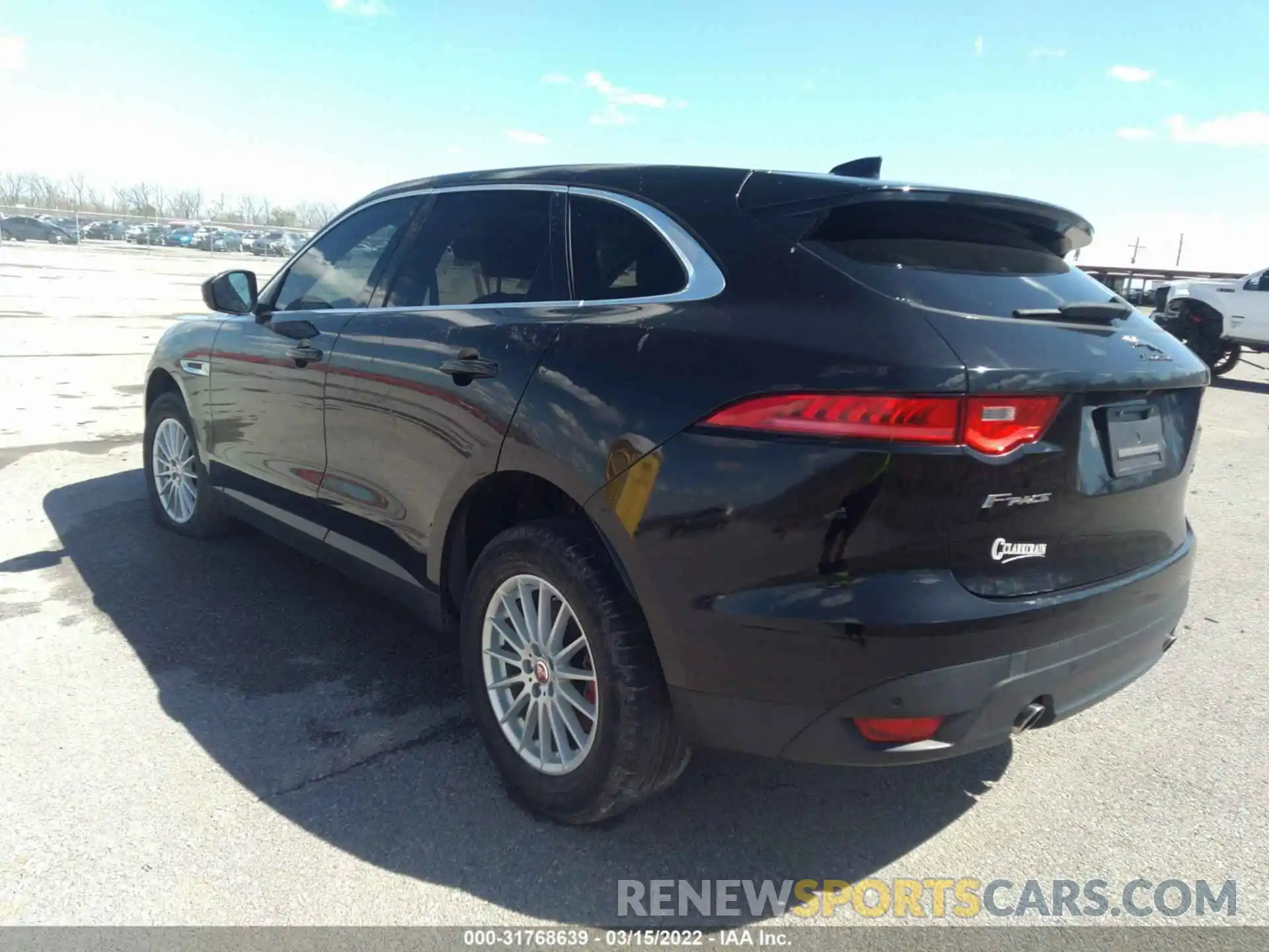 3 Photograph of a damaged car SADCS2FXXKA392476 JAGUAR F-PACE 2019