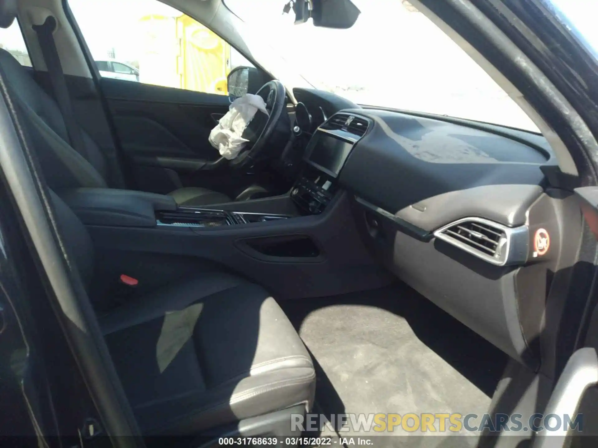 5 Photograph of a damaged car SADCS2FXXKA392476 JAGUAR F-PACE 2019