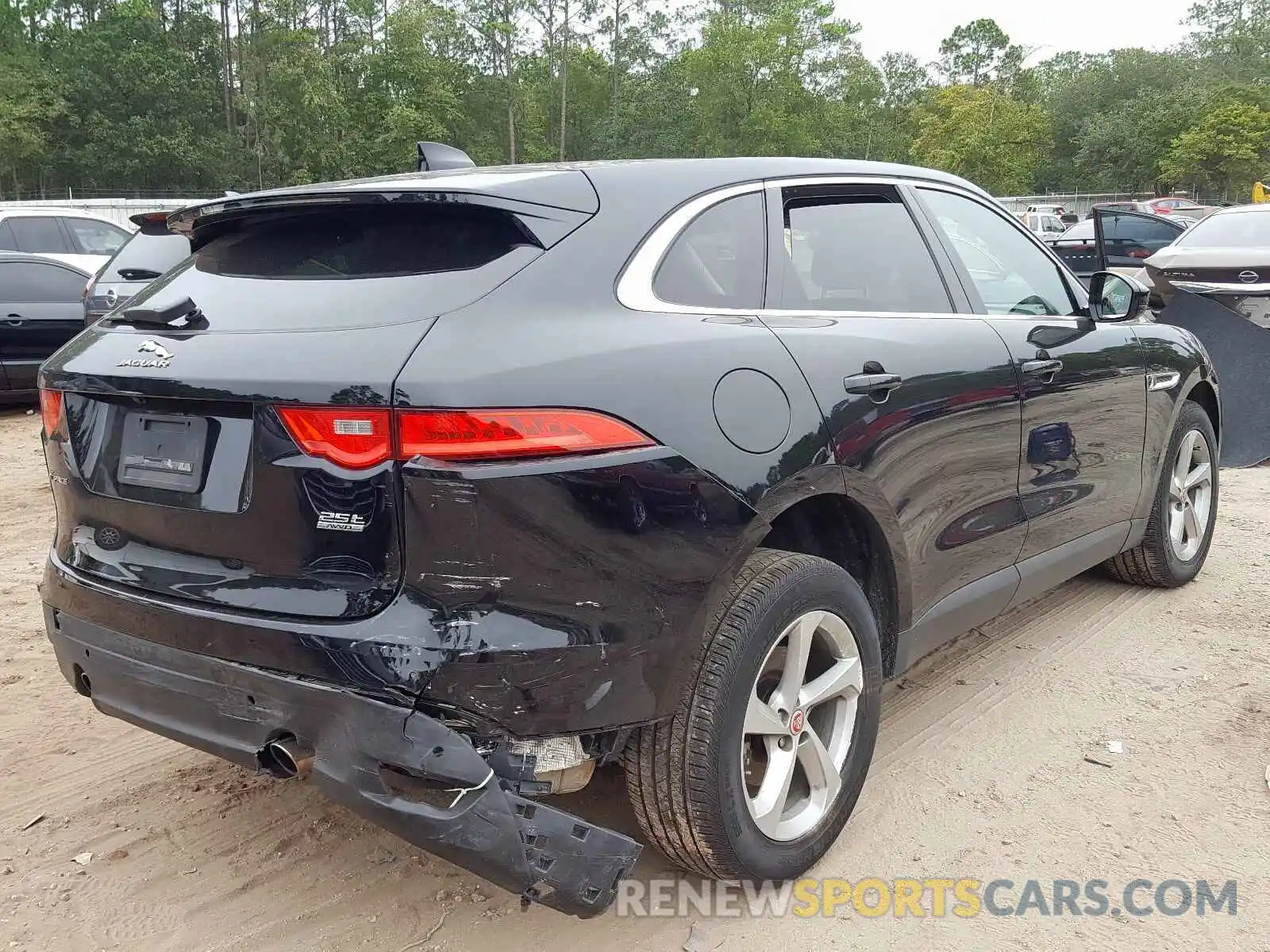 4 Photograph of a damaged car SADCS2FXXKA601957 JAGUAR F-PACE 2019