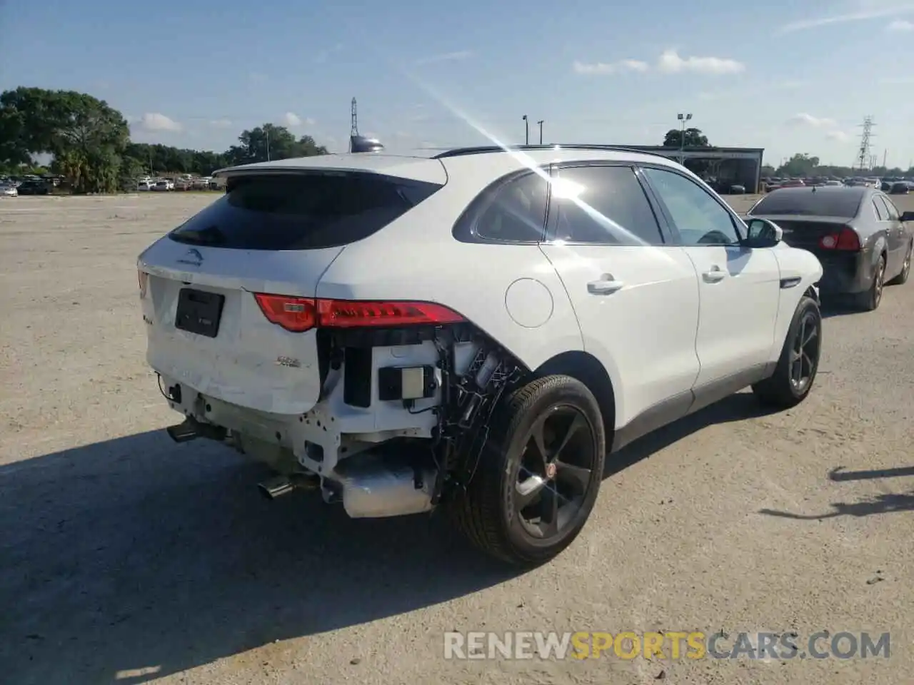 4 Photograph of a damaged car SADCJ2FX2LA625612 JAGUAR F-PACE 2020