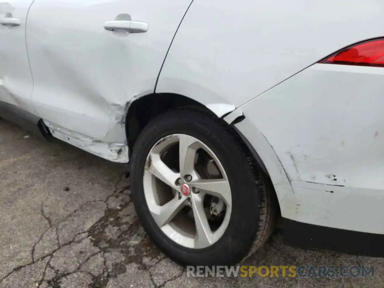 9 Photograph of a damaged car SADCJ2FX5LA643862 JAGUAR F-PACE 2020