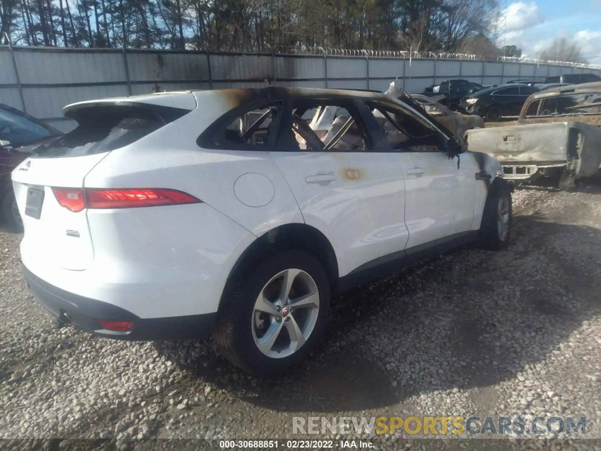 4 Photograph of a damaged car SADCJ2FX5LA645630 JAGUAR F-PACE 2020