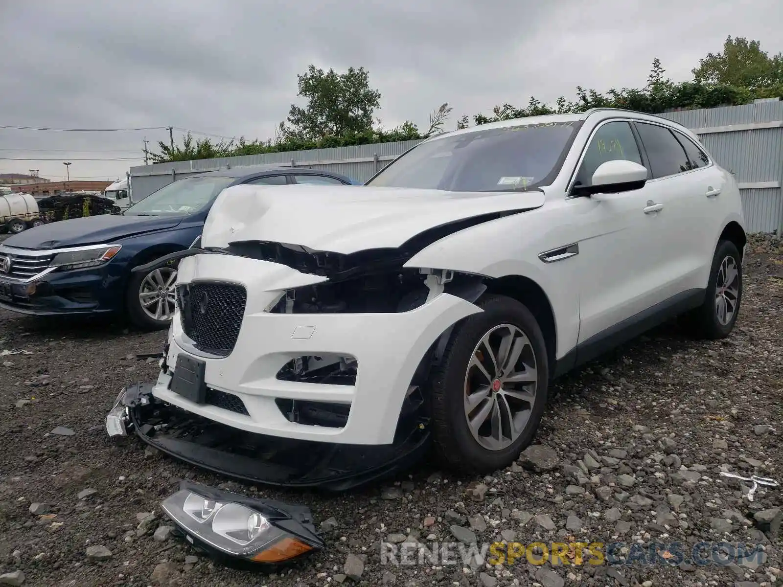 2 Фотография поврежденного автомобиля SADCJ2FX6LA629985 JAGUAR F-PACE 2020