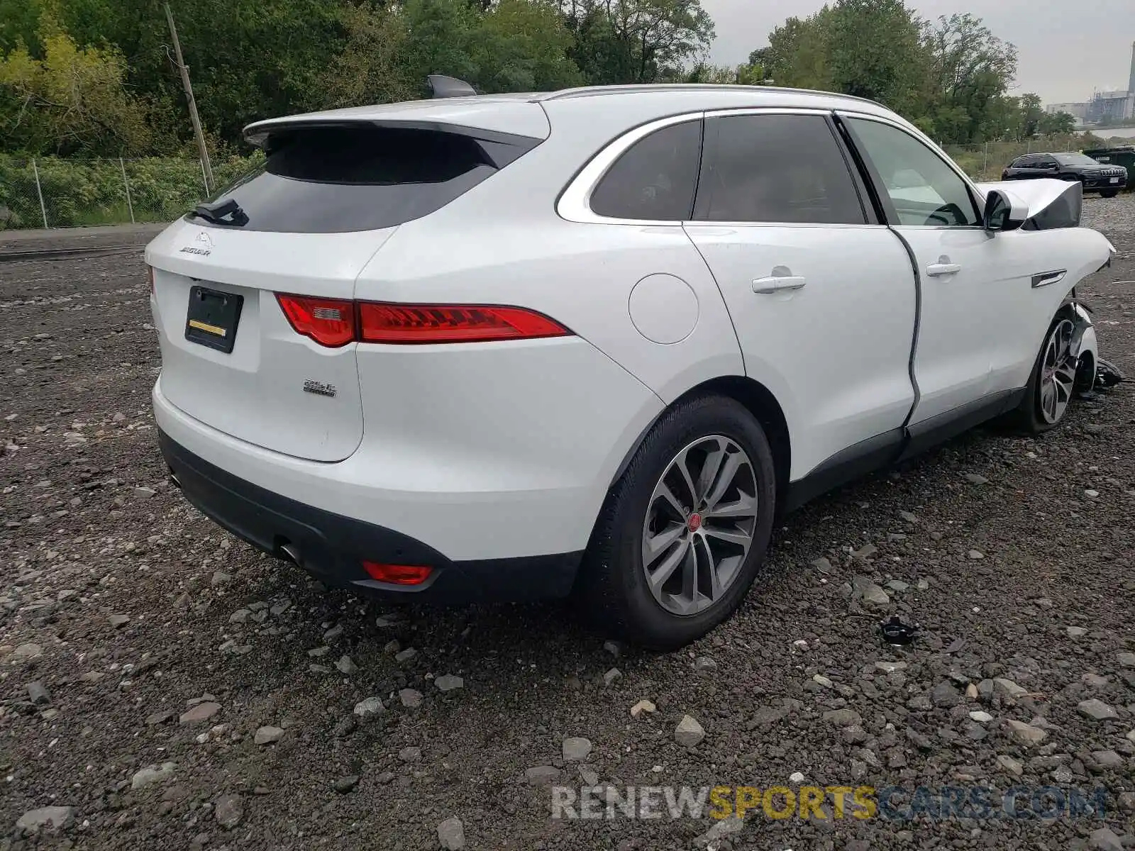 4 Photograph of a damaged car SADCJ2FX6LA629985 JAGUAR F-PACE 2020