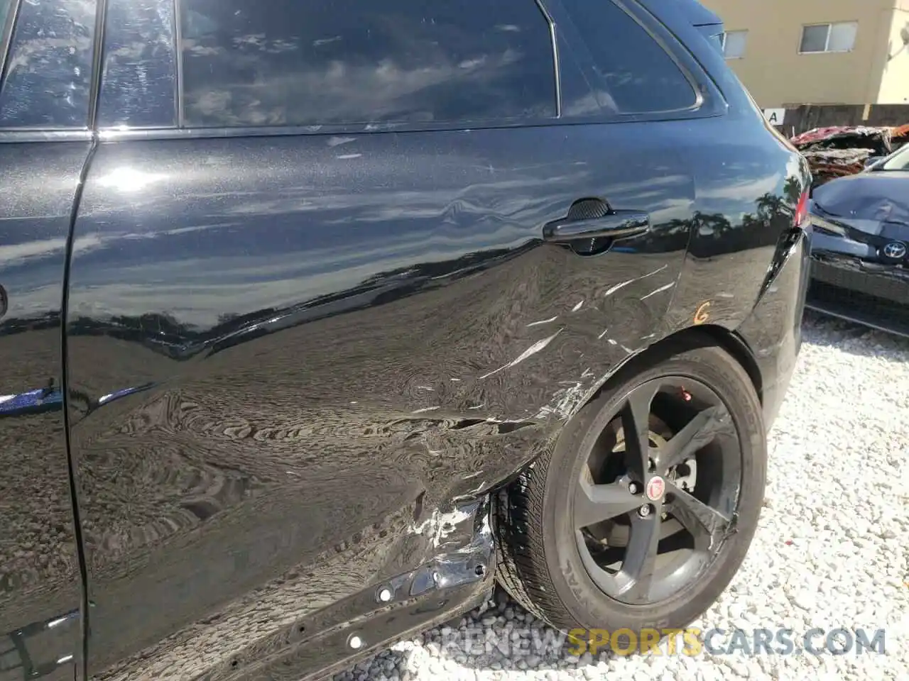 9 Photograph of a damaged car SADCJ2FX6LA657303 JAGUAR F-PACE 2020