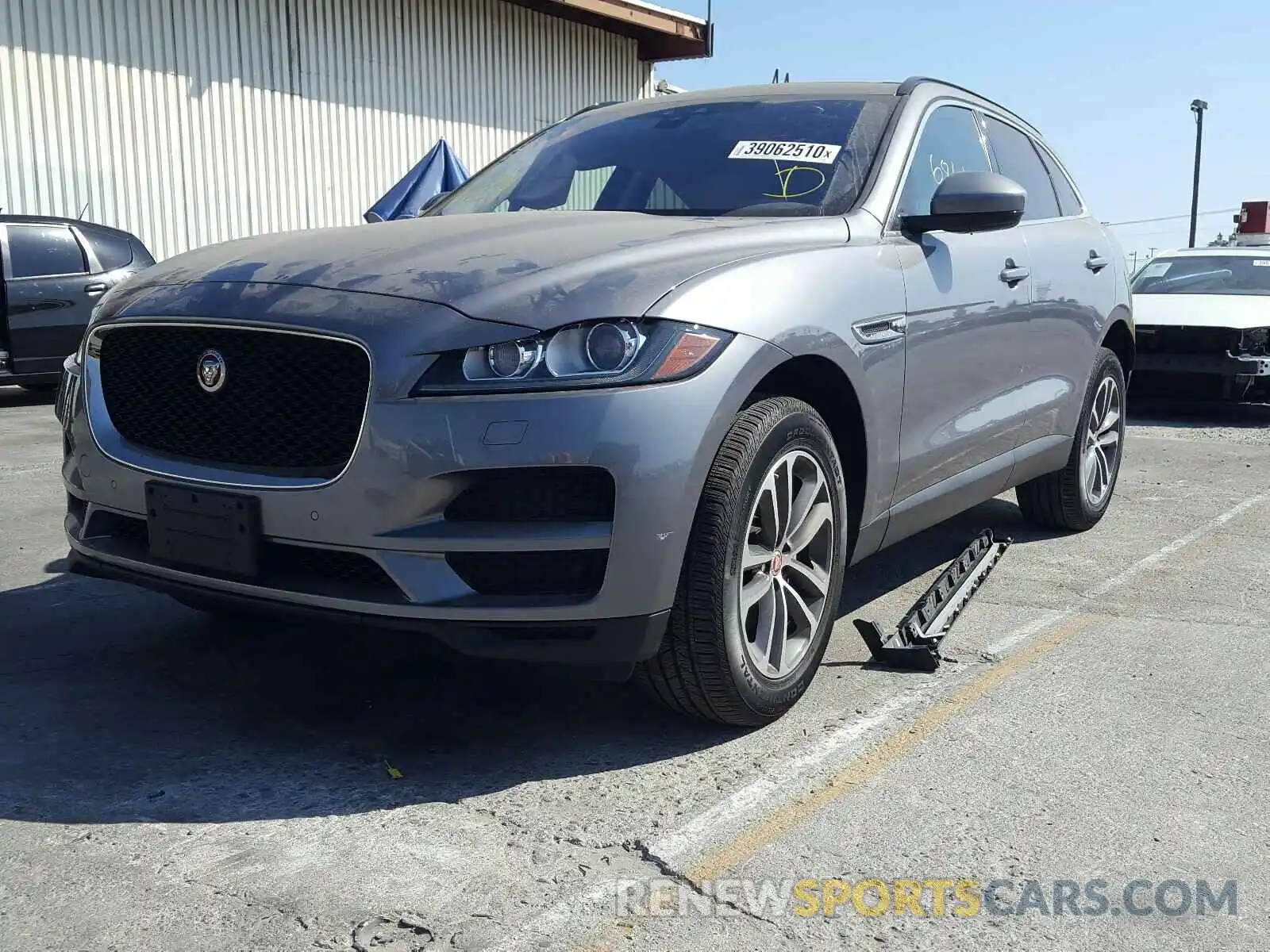 2 Фотография поврежденного автомобиля SADCJ2FX7LA628408 JAGUAR F-PACE 2020