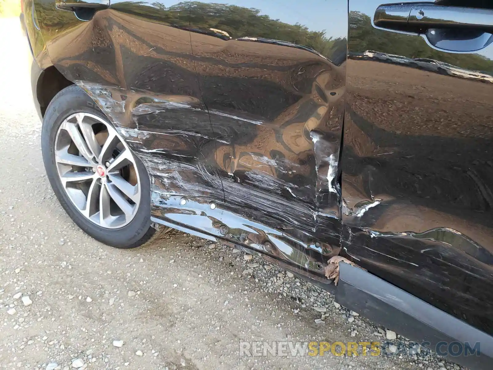 9 Photograph of a damaged car SADCJ2FX8LA620835 JAGUAR F-PACE 2020