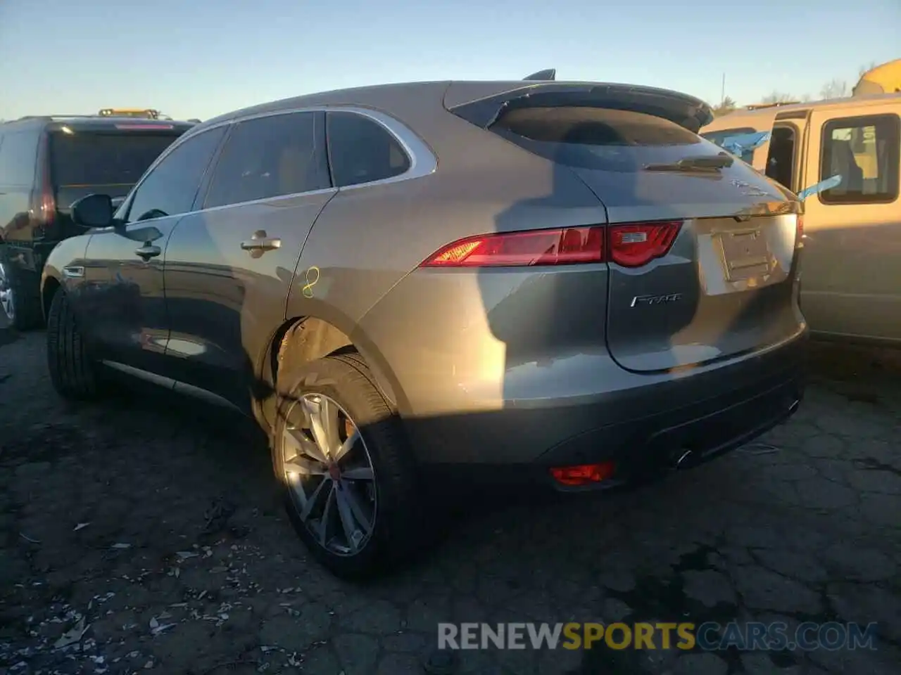 3 Фотография поврежденного автомобиля SADCK2FX0LA618476 JAGUAR F-PACE 2020