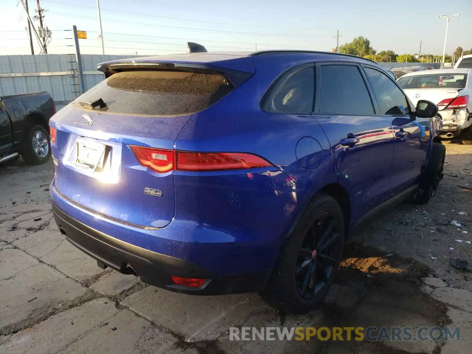 4 Photograph of a damaged car SADCK2FX0LA621829 JAGUAR F-PACE 2020