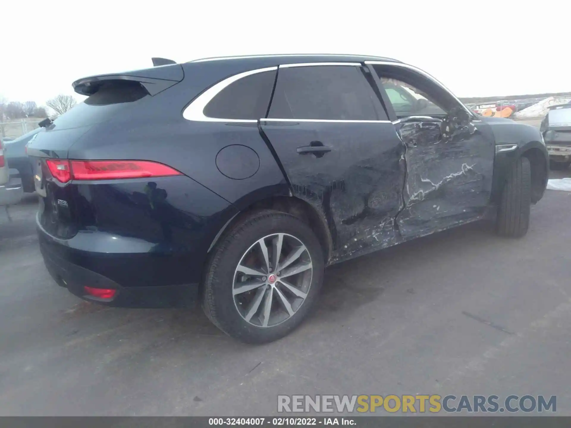 4 Photograph of a damaged car SADCK2FX0LA643765 JAGUAR F-PACE 2020