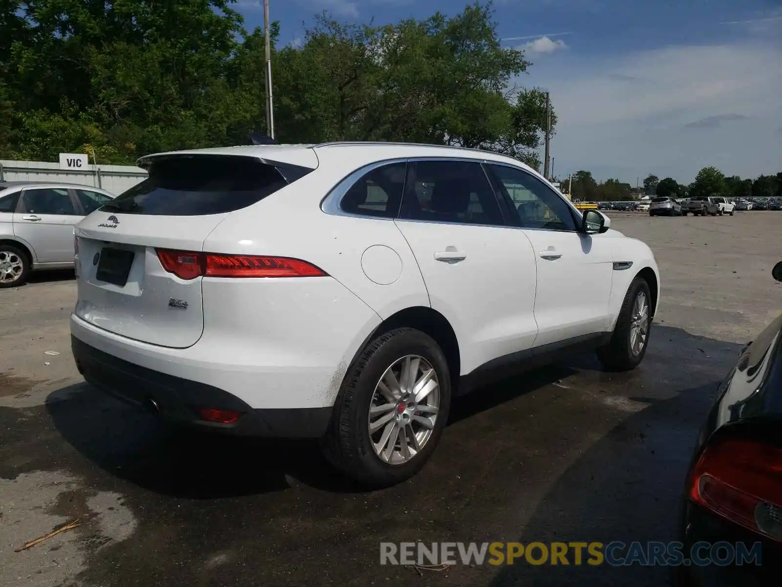 4 Photograph of a damaged car SADCK2FX5LA627903 JAGUAR F-PACE 2020