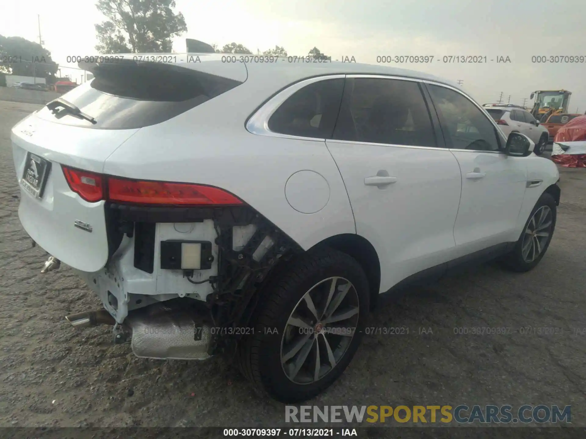 4 Photograph of a damaged car SADCK2FX5LA657936 JAGUAR F-PACE 2020