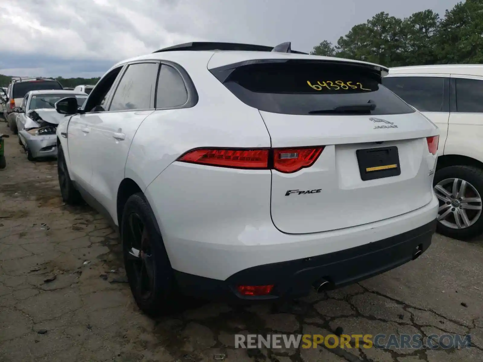 3 Photograph of a damaged car SADCK2FX6LA643852 JAGUAR F-PACE 2020