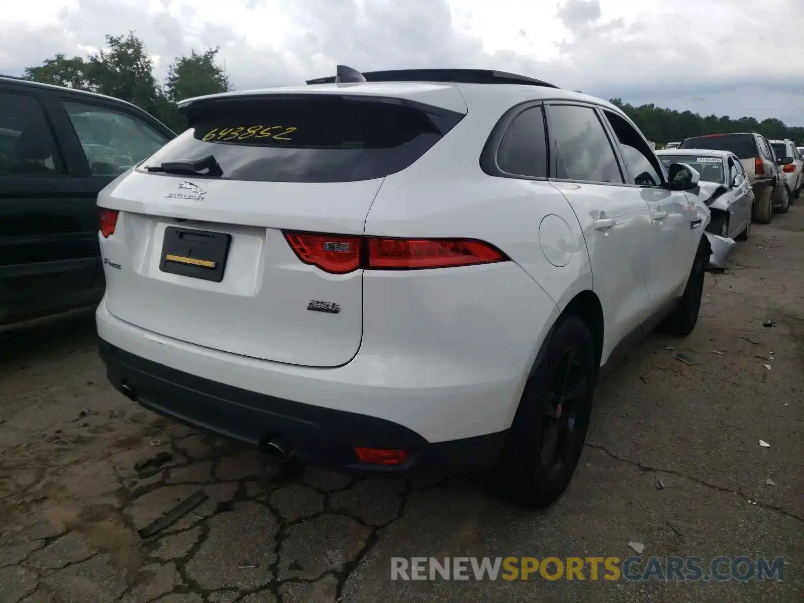 4 Photograph of a damaged car SADCK2FX6LA643852 JAGUAR F-PACE 2020