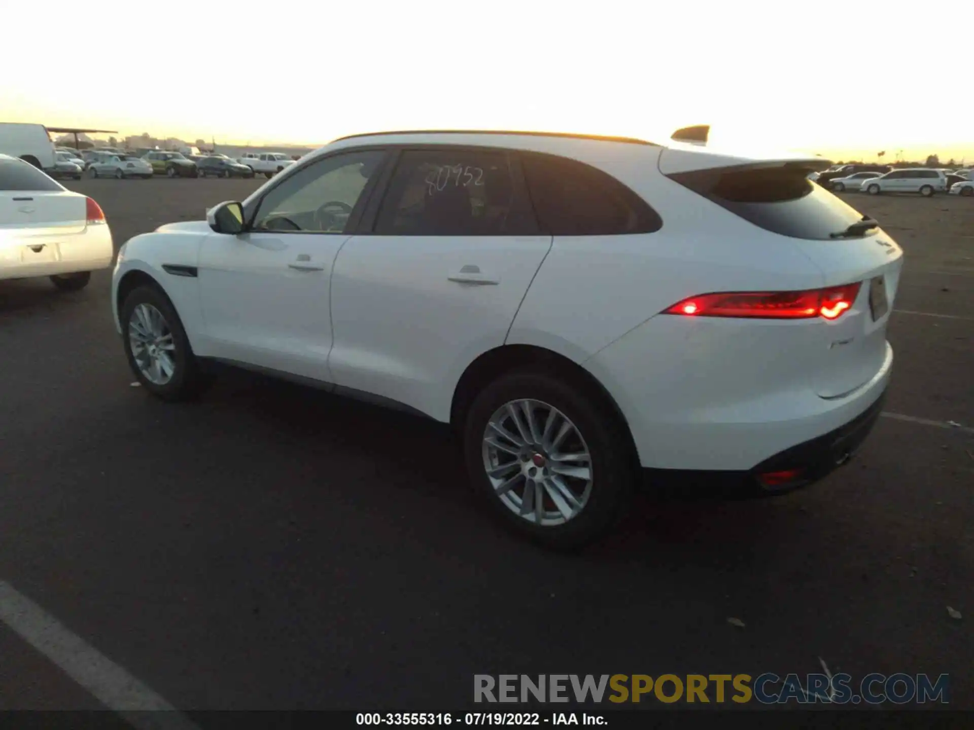 3 Photograph of a damaged car SADCK2FX7LA628177 JAGUAR F-PACE 2020