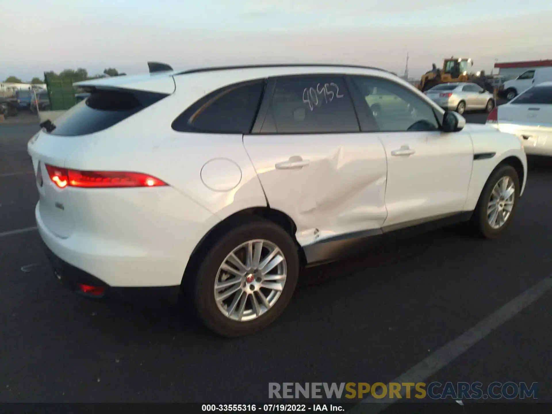 4 Photograph of a damaged car SADCK2FX7LA628177 JAGUAR F-PACE 2020