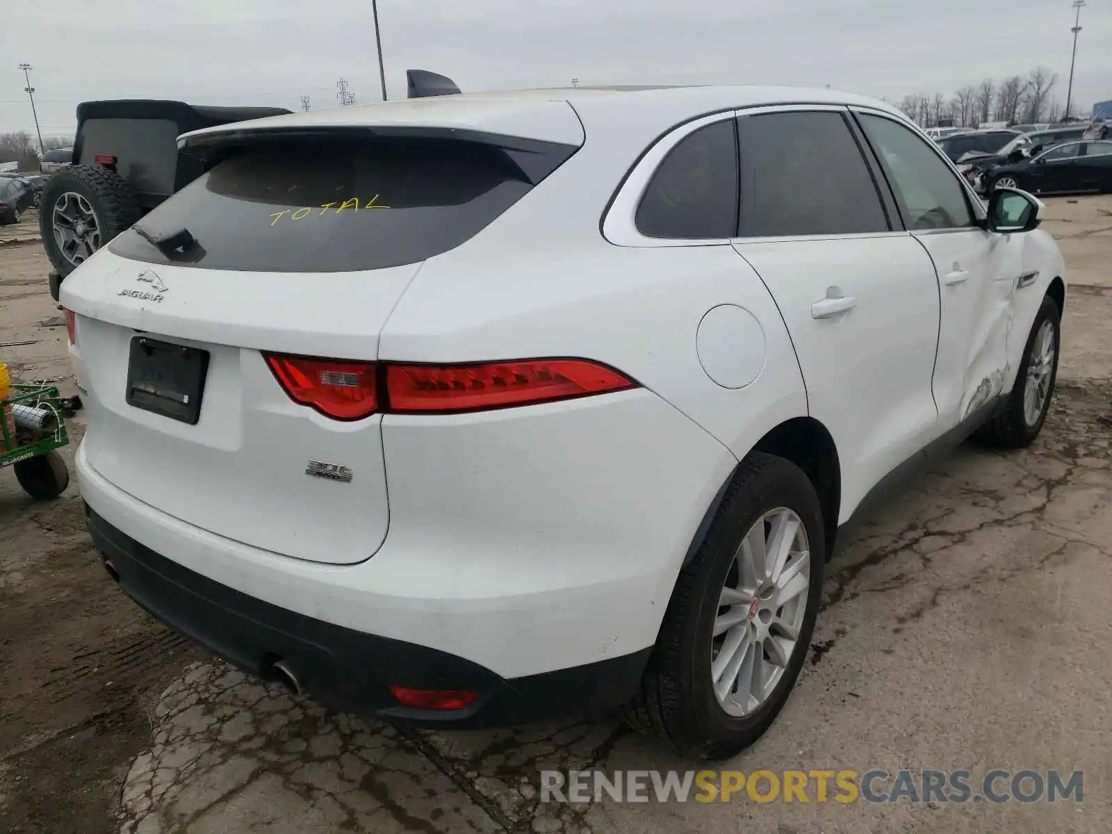 4 Photograph of a damaged car SADCK2GX2LA643118 JAGUAR F-PACE 2020