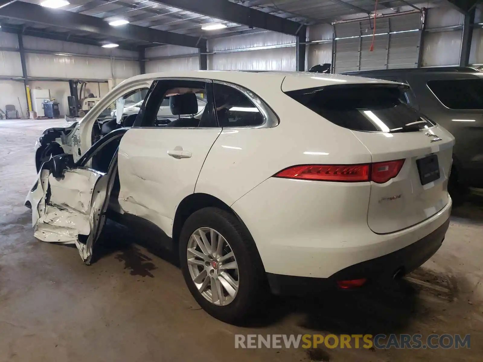 3 Фотография поврежденного автомобиля SADCK2GX5LA635210 JAGUAR F-PACE 2020