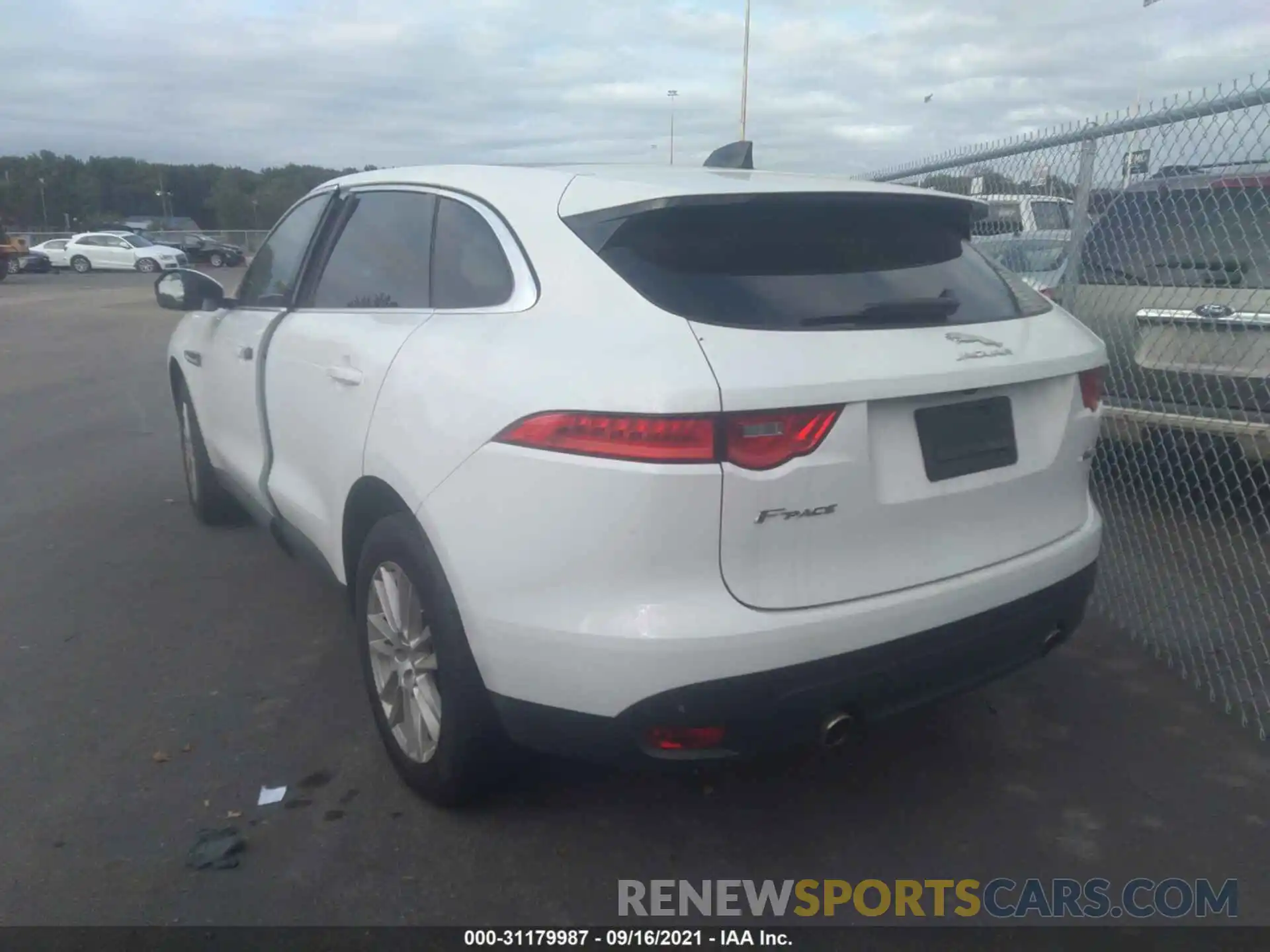 3 Фотография поврежденного автомобиля SADCK2GX6LA632011 JAGUAR F-PACE 2020