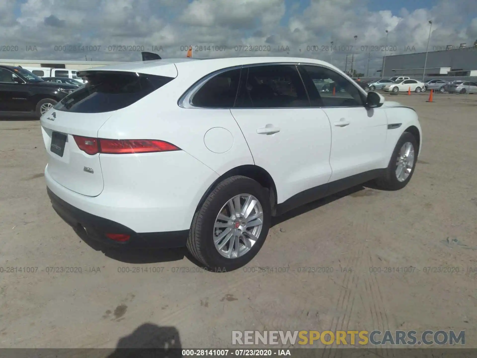 4 Photograph of a damaged car SADCK2GX6LA634681 JAGUAR F-PACE 2020