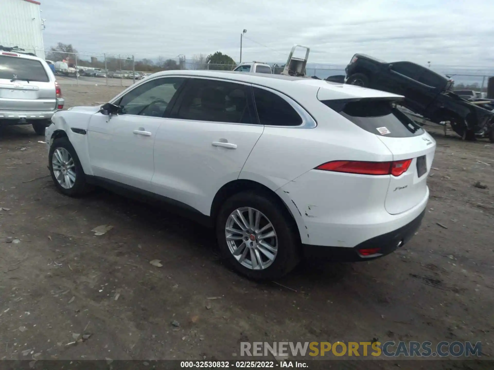 3 Фотография поврежденного автомобиля SADCK2GX9LA639762 JAGUAR F-PACE 2020