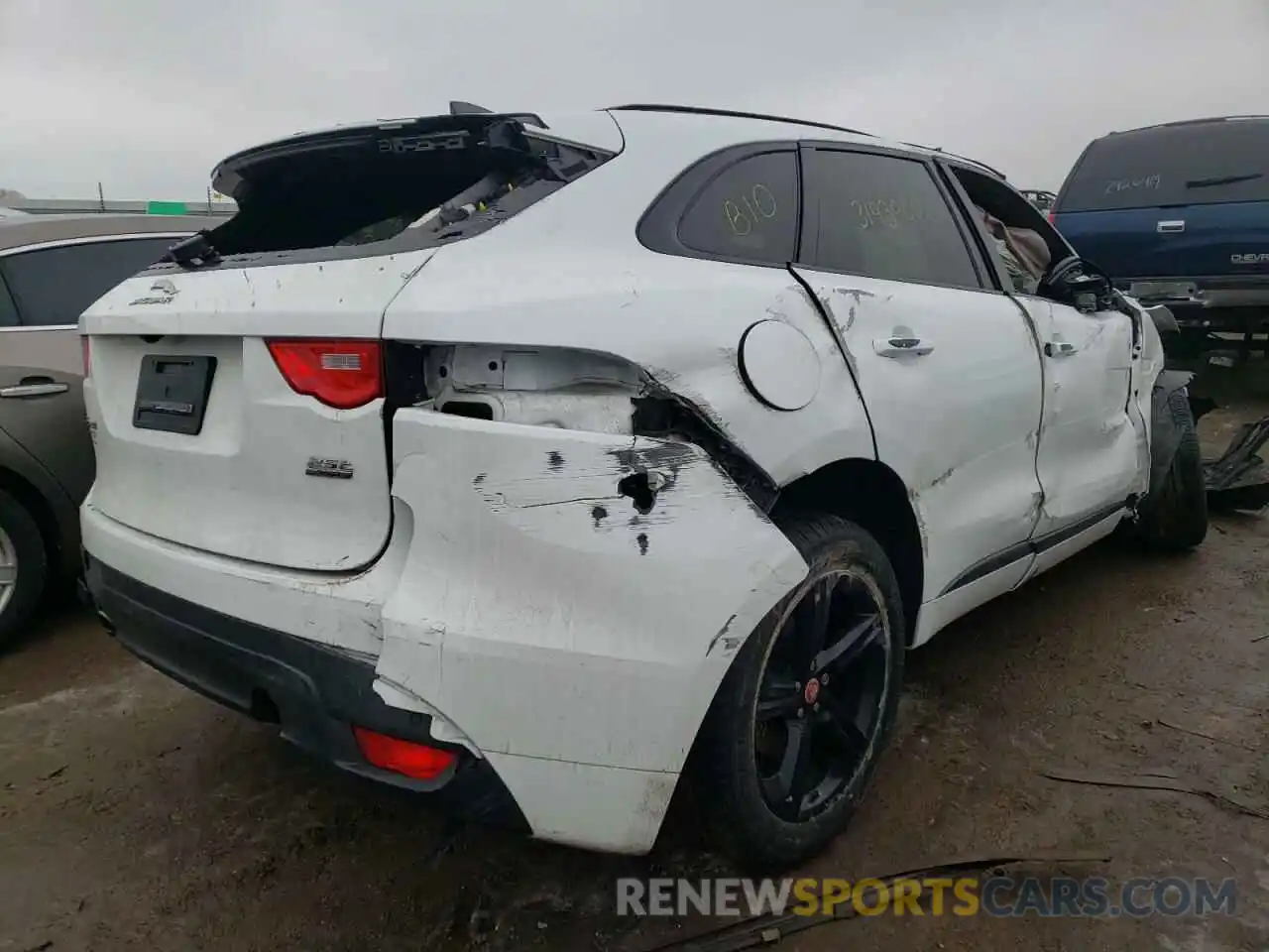 4 Photograph of a damaged car SADCL2FX6LA619211 JAGUAR F-PACE 2020