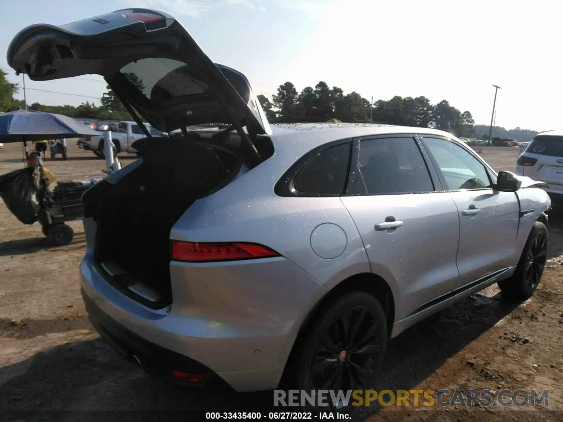 4 Photograph of a damaged car SADCL2GX5LA654787 JAGUAR F-PACE 2020