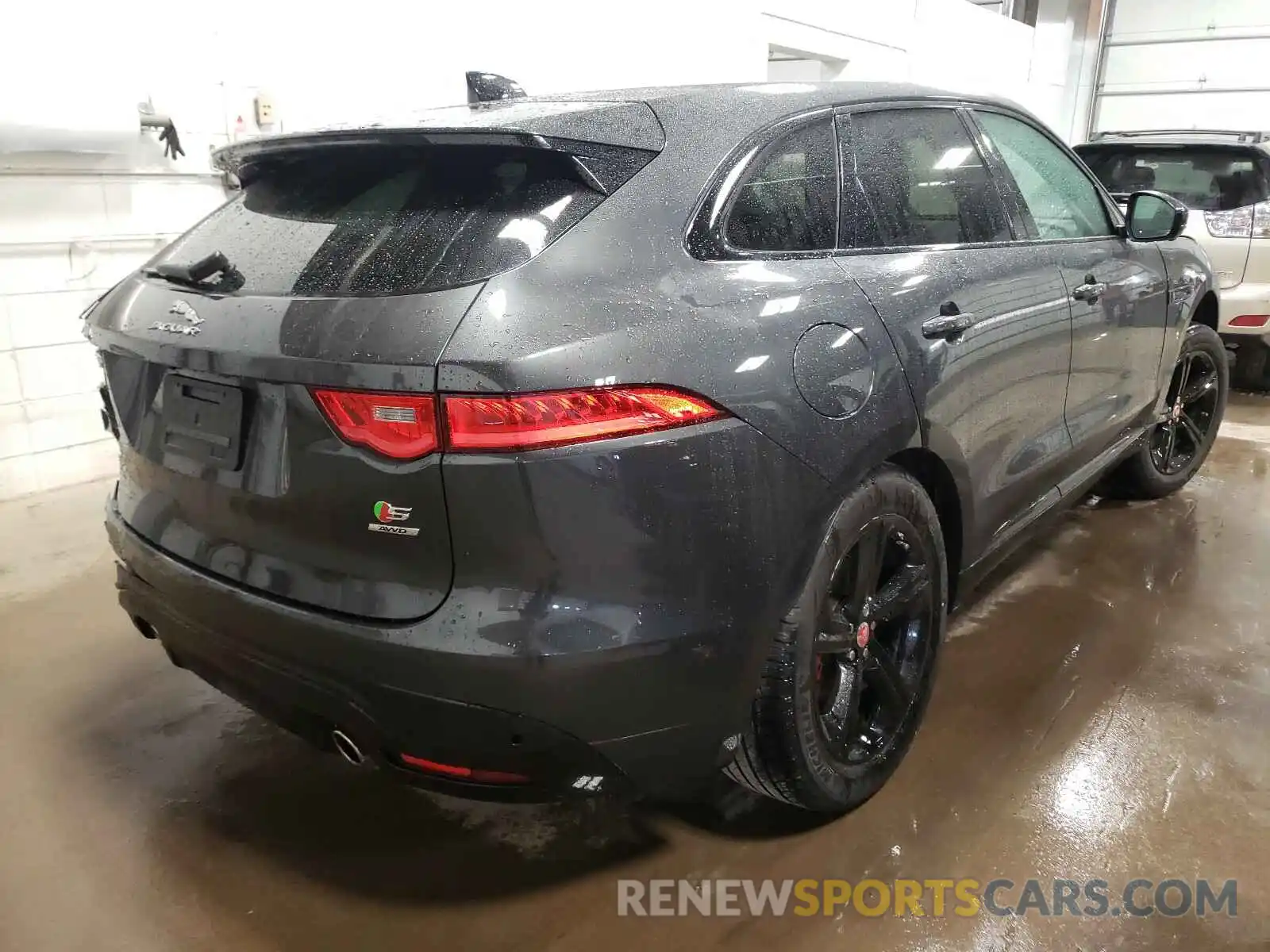 4 Photograph of a damaged car SADCM2FV1LA640771 JAGUAR F-PACE 2020