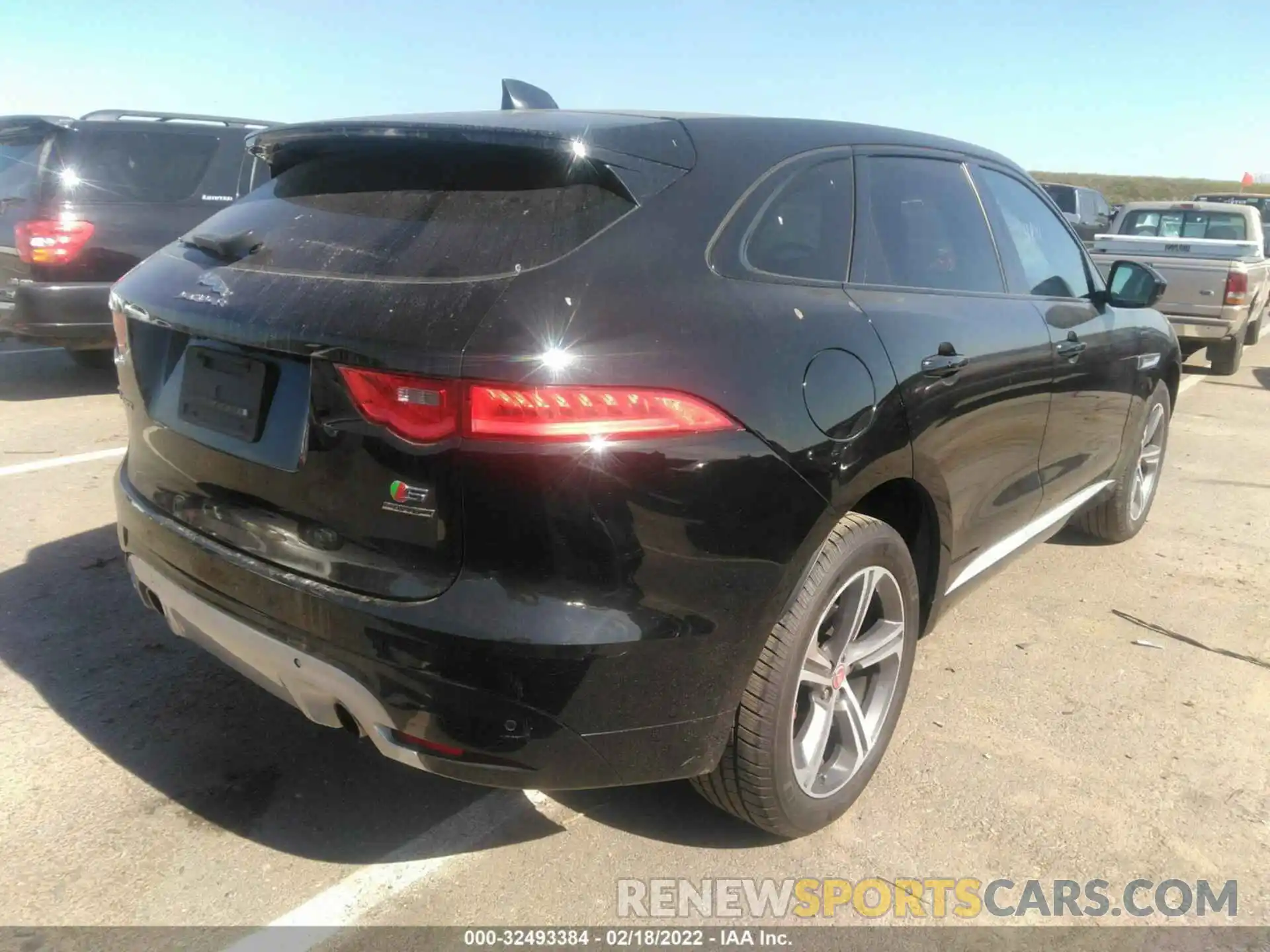 4 Photograph of a damaged car SADCM2FV1LA641208 JAGUAR F-PACE 2020