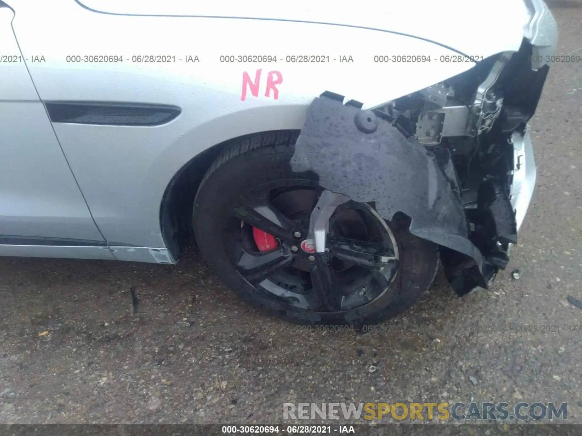 14 Photograph of a damaged car SADCM2FV3LA655644 JAGUAR F-PACE 2020