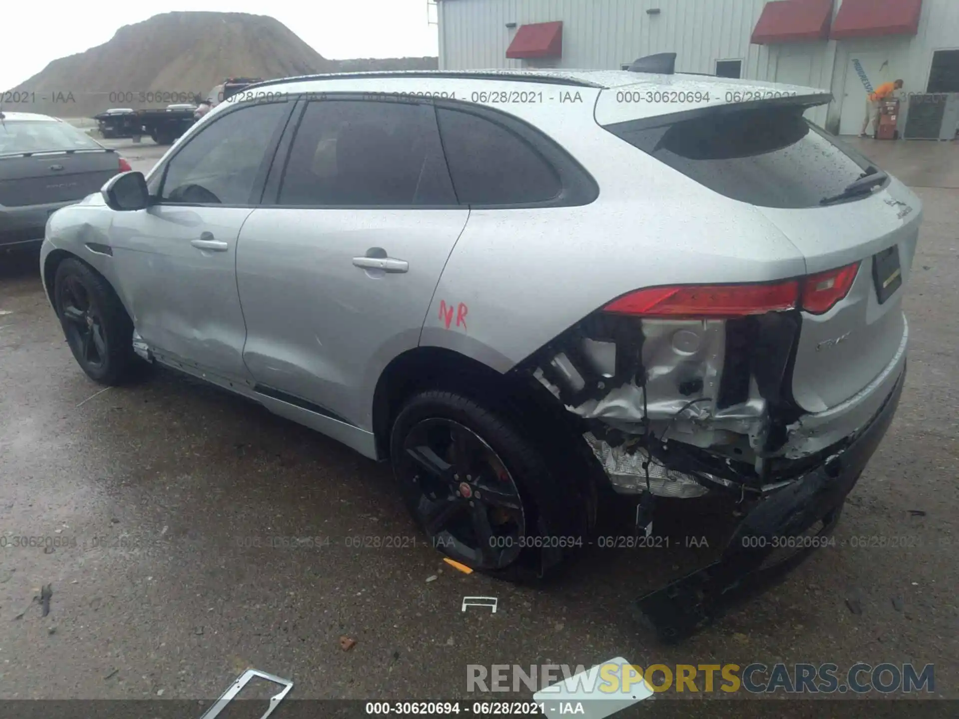 3 Фотография поврежденного автомобиля SADCM2FV3LA655644 JAGUAR F-PACE 2020